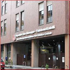 Ingresso dell'Ospedale San Giuseppe in via San Vittore 12 a Milano